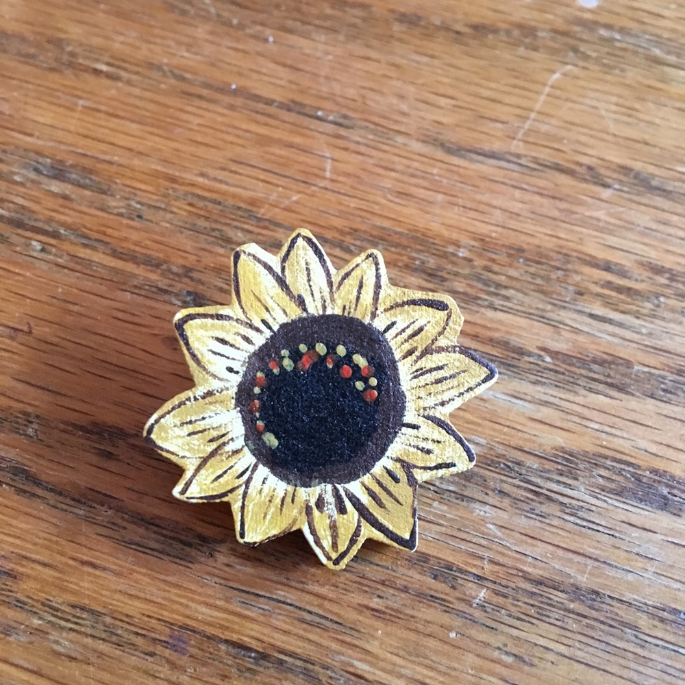🛍 Hand Painted Wooden Sunflower Pin